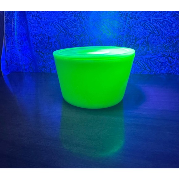 1930s Jeannette jadeite bowl with lid - Picture 3 of 10